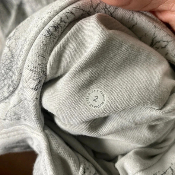 Lululemon Warm Down Jogger *7/8 Length Thread Dye White Black Women’s Size 2 - Picture 6 of 6